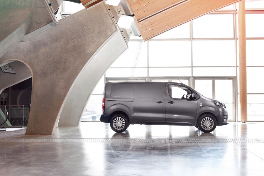  Toyota ProAce Van 2016 года  (фото 36 из 44)